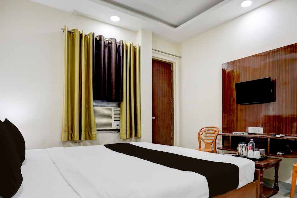 Hotel O Rae Bareli Railway Junction Formerly Nova Resorts & Luxury Farm, Raebareily city, Raebareily