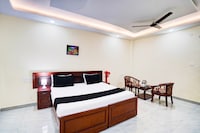 Hotel O Rae Bareli Railway Junction Formerly Nova Resorts & Luxury Farm