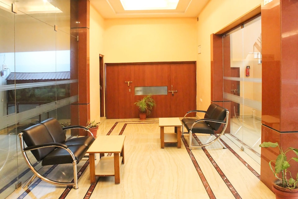 OYO 6838 Maharaja Inn, Lalpur, Ranchi