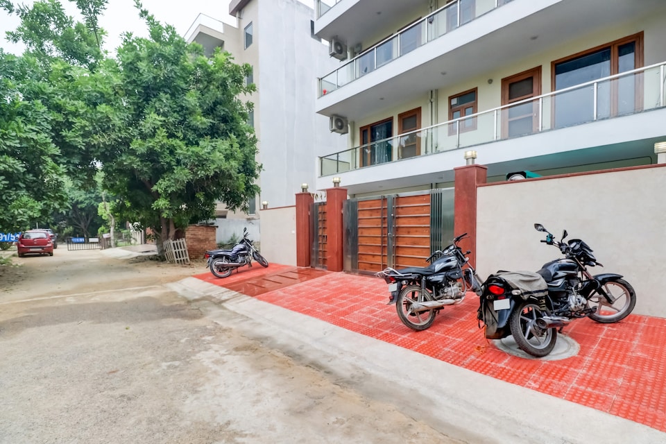 OYO 82311 Hotel Holy House, HUDA CENTRE 1, Gurgaon