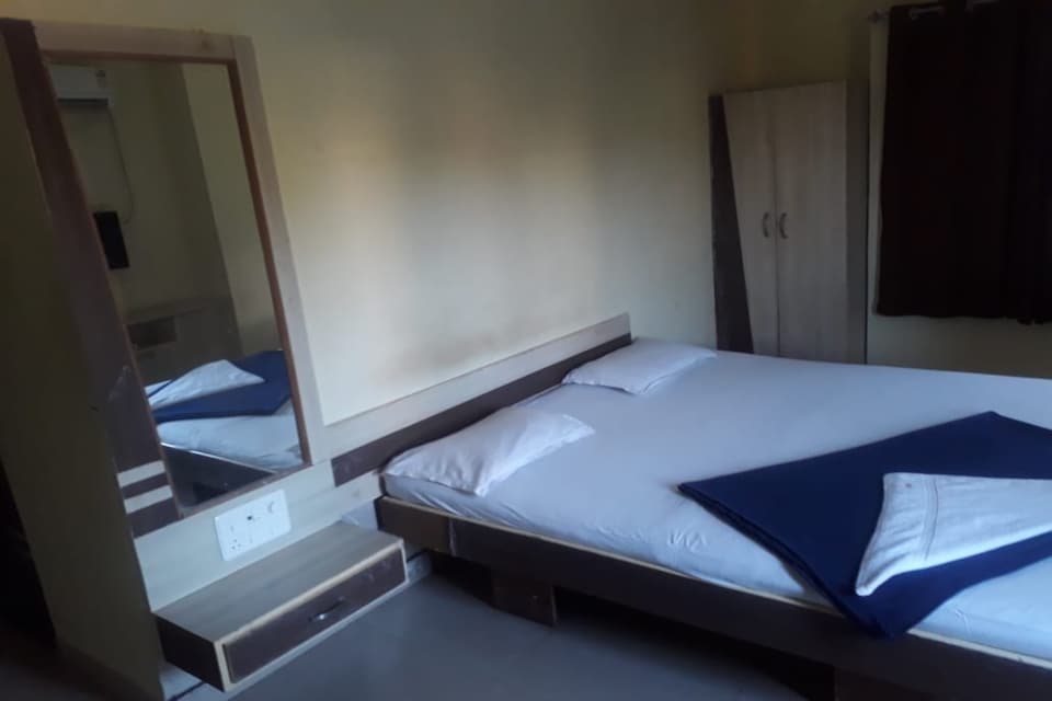 Hotel O Twin Birds, Katraj Khed Shivapur Pune, Pune