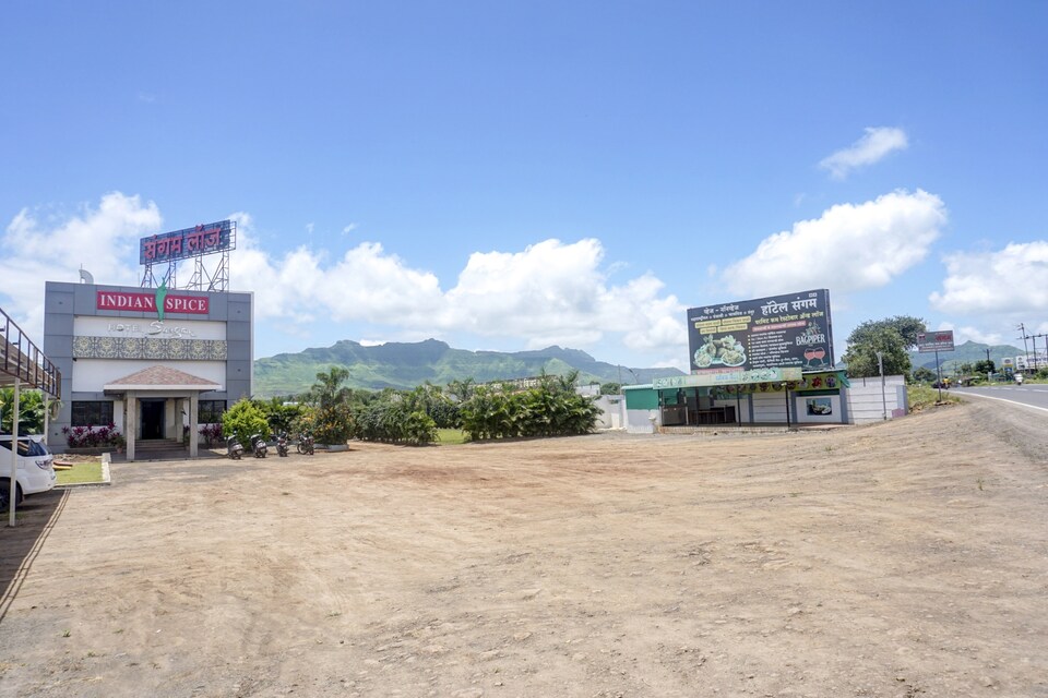 Capital O 82349 Sangam Lodge, Hadapsar Pune, Pune