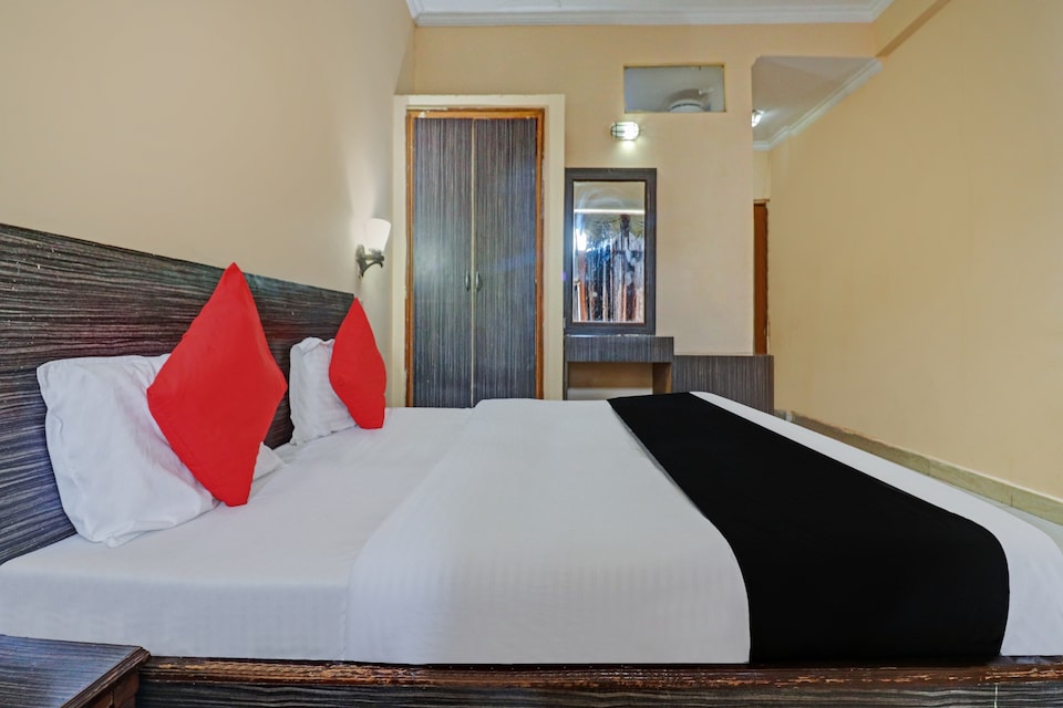 OYO 82369 hotel holiday katra, Katra cluster, Katra