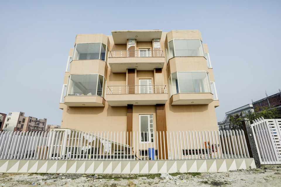 OYO Townhouse 491 Hotel Elegant Kp-moca Near PVR Ansal Plaza Greater Noida, Greater Noida, Noida