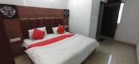 OYO Hotel Tanwar Palace
