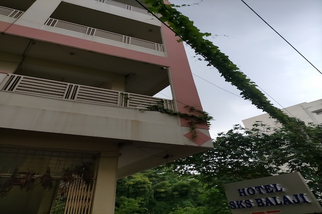 OYO Sks Balaji Hotel Near Birla Mandir