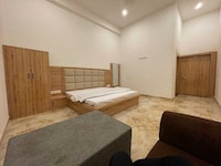 Hotel O Vaikunth Radhika Farm