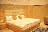Hotel O Vaikunth Radhika Farm