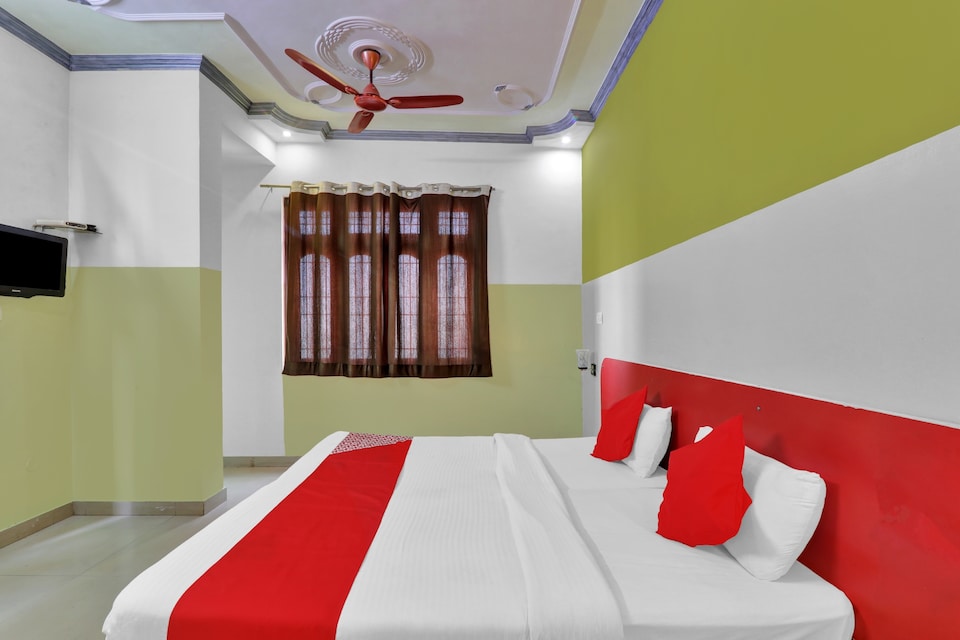 OYO 82407 K Shree Guest House, Godowlia, Varanasi