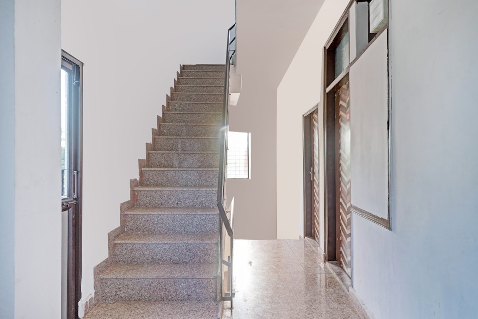 Hotel O Blue Ray, Indirapuram Ghaziabad, Ghaziabad