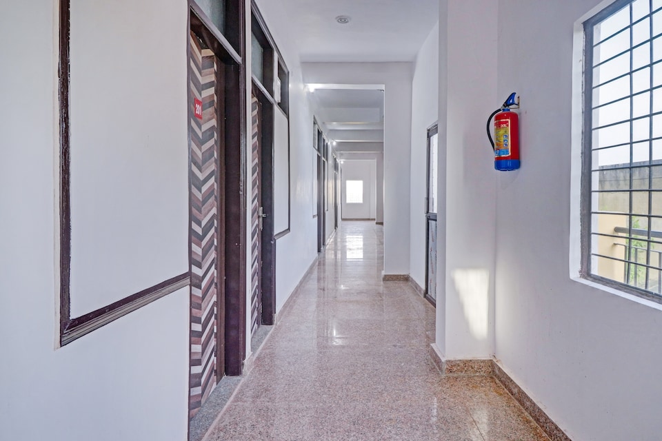 Hotel O Blue Ray, Indirapuram Ghaziabad, Ghaziabad