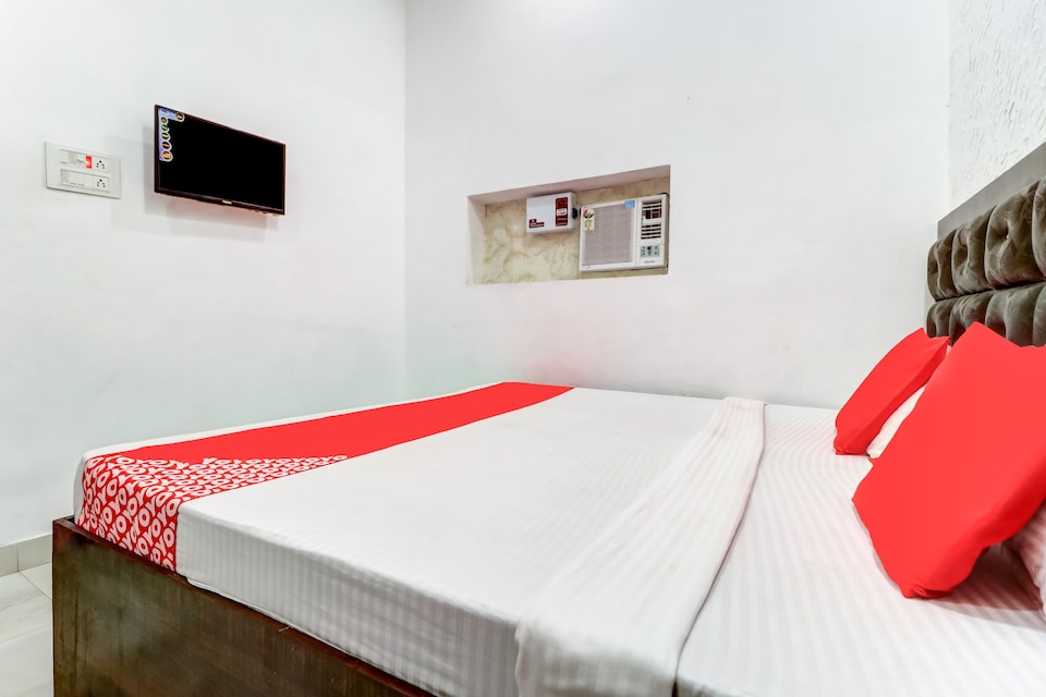 OYO 82426 Hotel Pb02 Inn, Golden Temple Road Amritsar, Amritsar