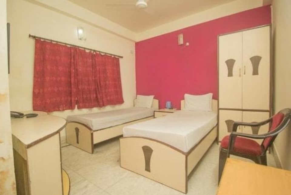 SPOT ON Jogendra Lodge, Balurghat, Balurghat