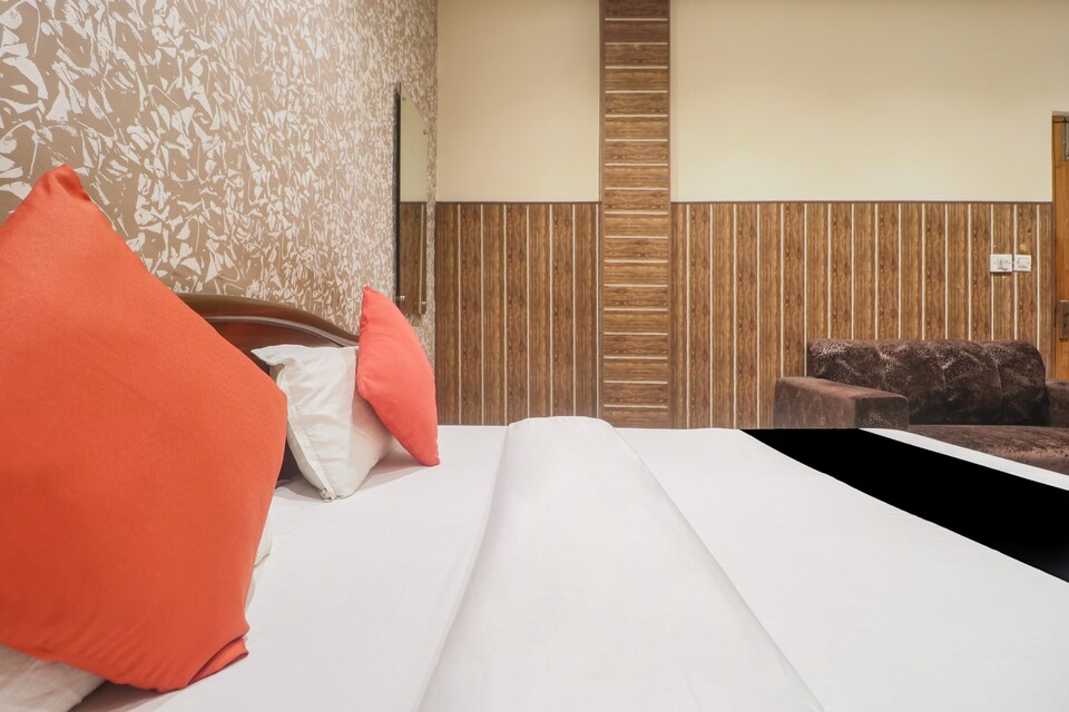 Capital O 82445 Ma Wedding Chapel, Golden Temple Road Amritsar, Amritsar