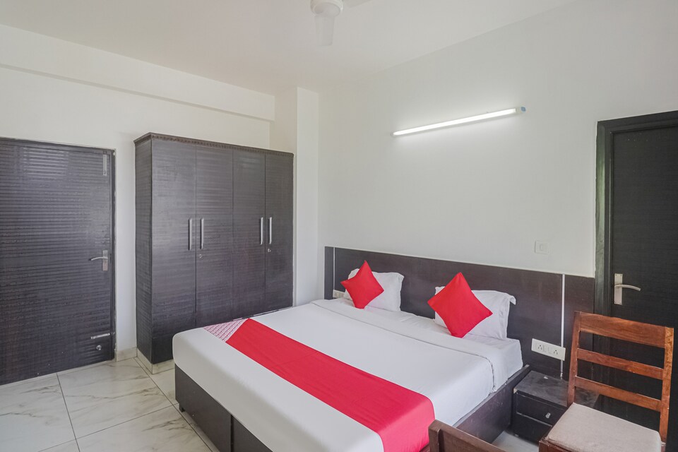 OYO 82446 Hotel Av Homes 3, HUDA CENTRE 1, Gurgaon