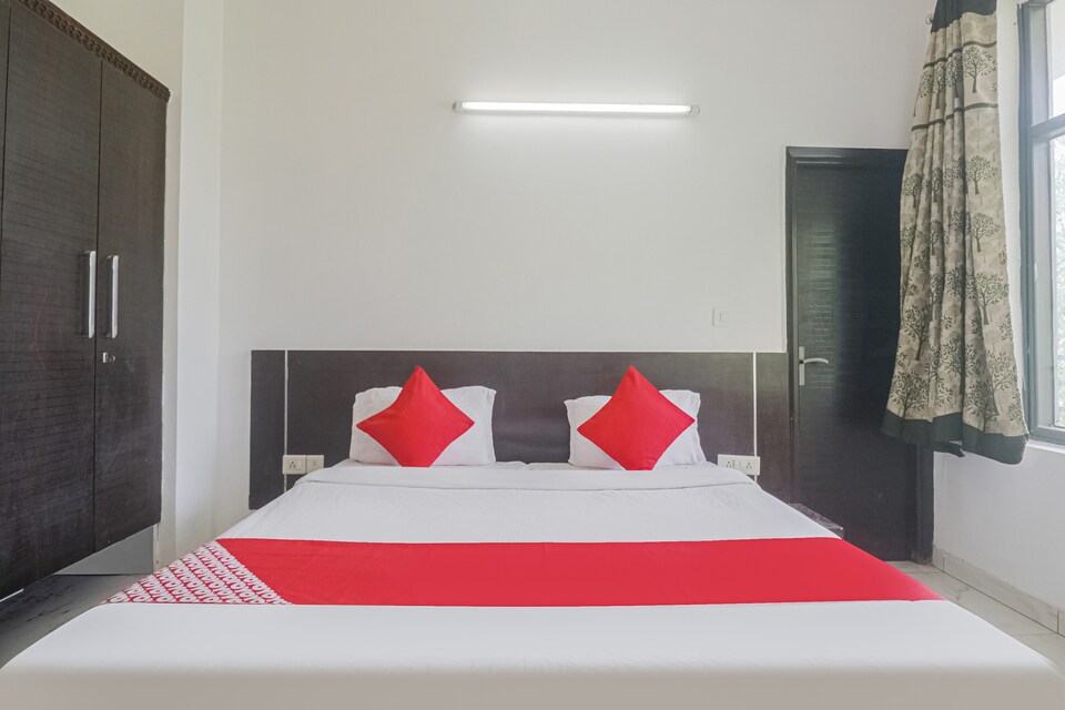 OYO 82446 Hotel Av Homes 3, HUDA CENTRE 1, Gurgaon