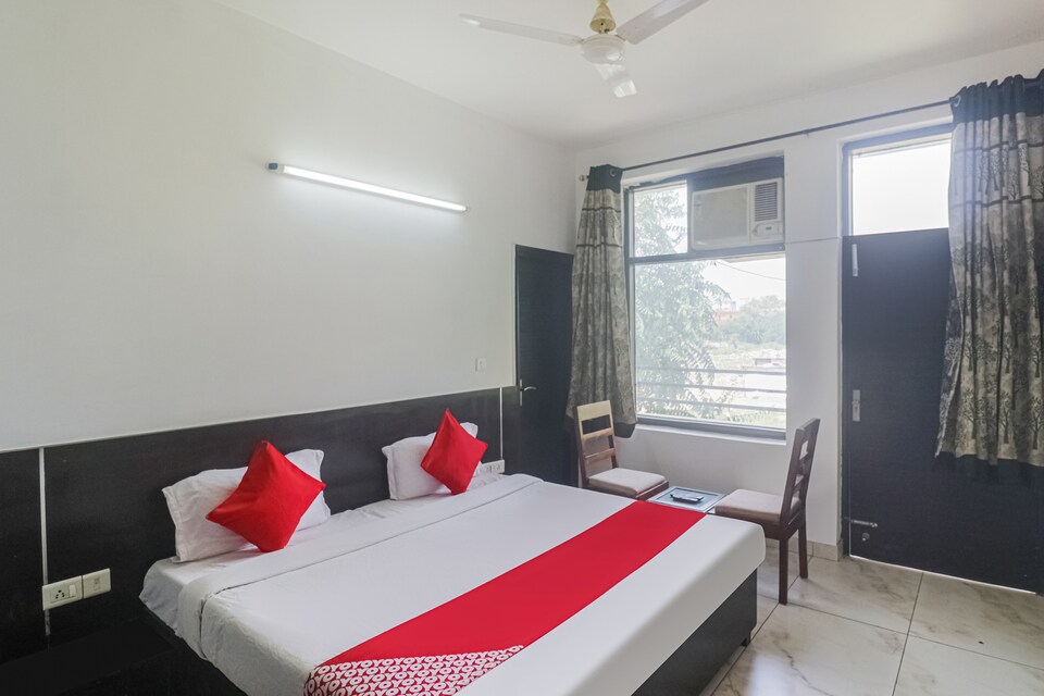 OYO 82446 Hotel Av Homes 3, HUDA CENTRE 1, Gurgaon