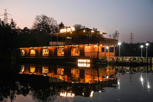 Ekta Houseboat Statue Of Unity Kevadia