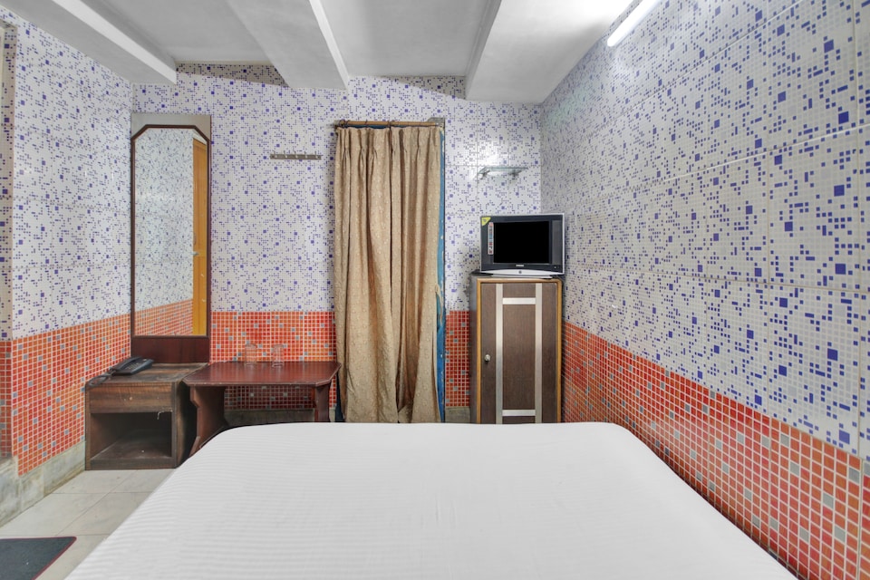 OYO Flagship 82464 Gulistan Guest House, Esplanade Kolkata, Kolkata