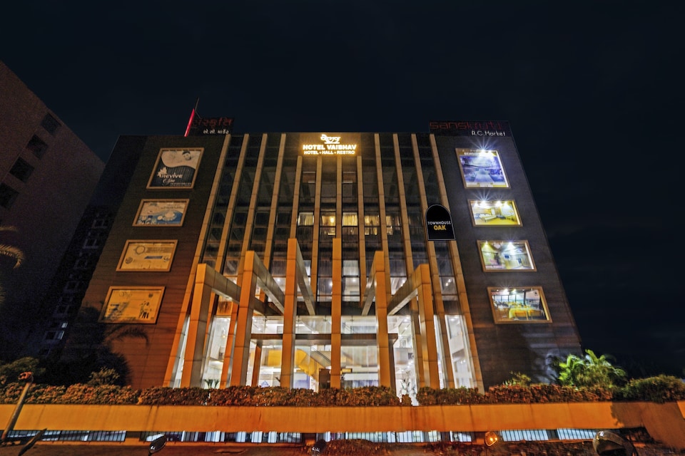 Townhouse OAK Hotel Vaibhav, Surat Railway Station, Surat