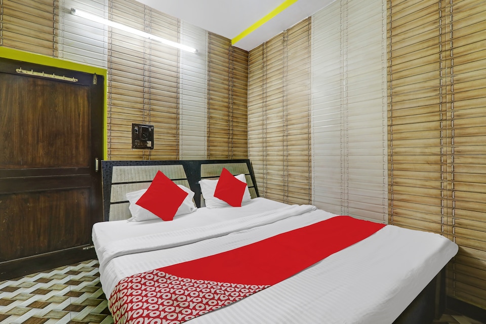 Hotel Meet, Charbagh Lucknow, Lucknow