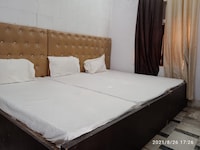 OYO Home Hotel India Inn Fatehabad Rd.