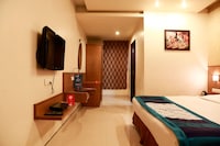 OYO Hotel Hotesl Sitara Grand Near Birla Mandir