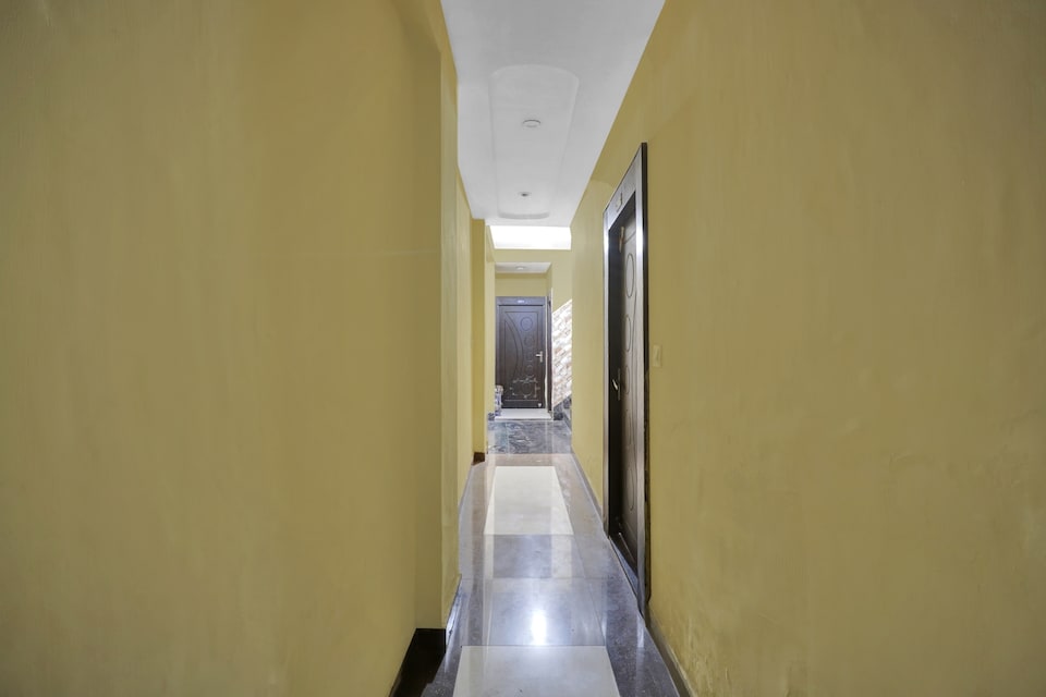 OYO 82518 hotel Royal in, Gwalior, Gwalior