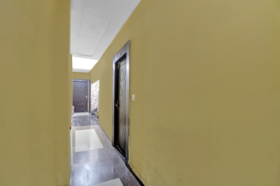 OYO 82518 hotel Royal in, Gwalior, Gwalior