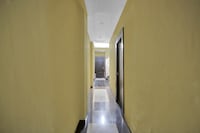 OYO 82518 hotel Royal in