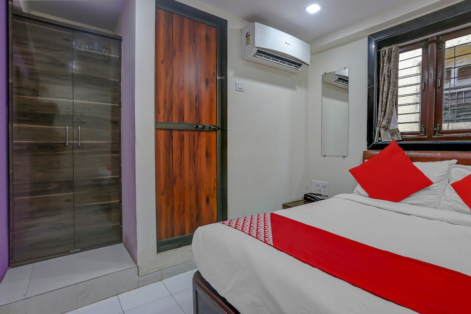 OYO 82521 Sadguru Lodge, Mumbai Dadar-Worli-Parel, Mumbai