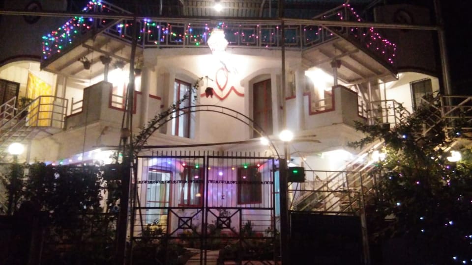 SPOT ON 82538 River Stay, Karjat city, Karjat