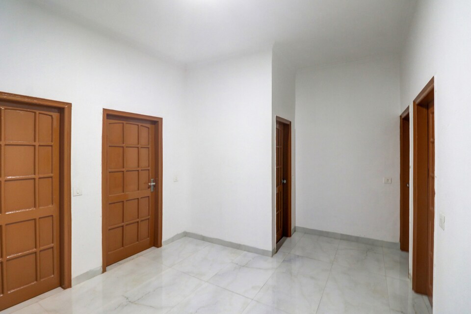 OYO Flagship 82548 Lakra Residency, Medanta, Gurgaon