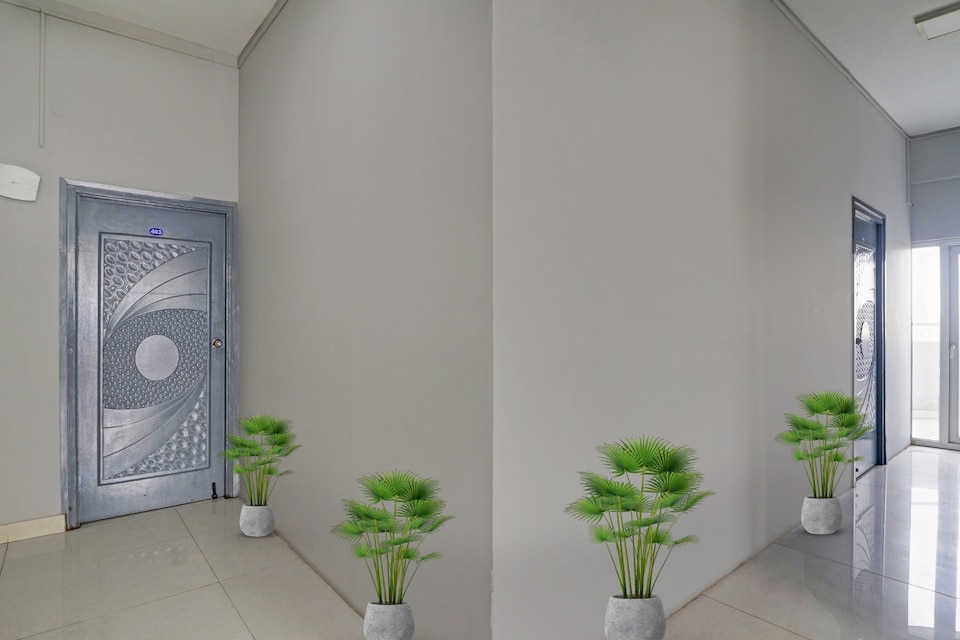 Townhouse Hotel White Orchid Inn, Kondapur, Hyderabad