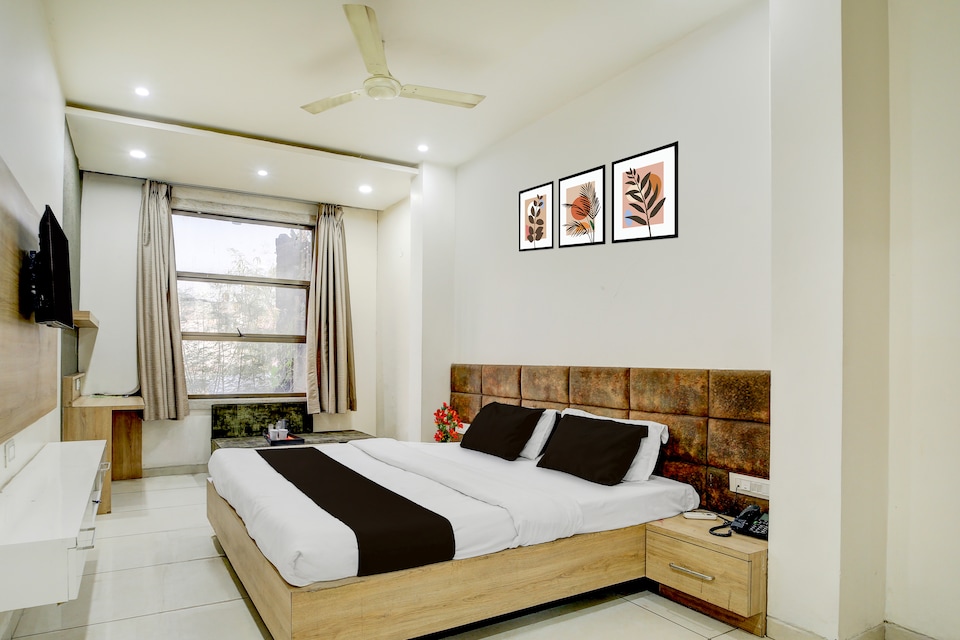 Super Collection O Bairagarh Railway Station Formerly Hotel OM Palace, Hamidia Road Bhopal, Bhopal