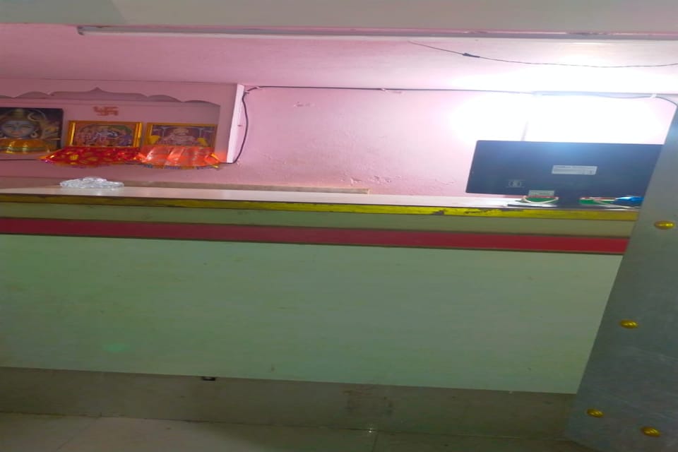 SPOT ON Hotel Shri Mandir, Swargdwar Puri, Puri