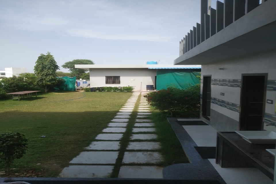 Capital O Hotel M K, Sikar, Sikar