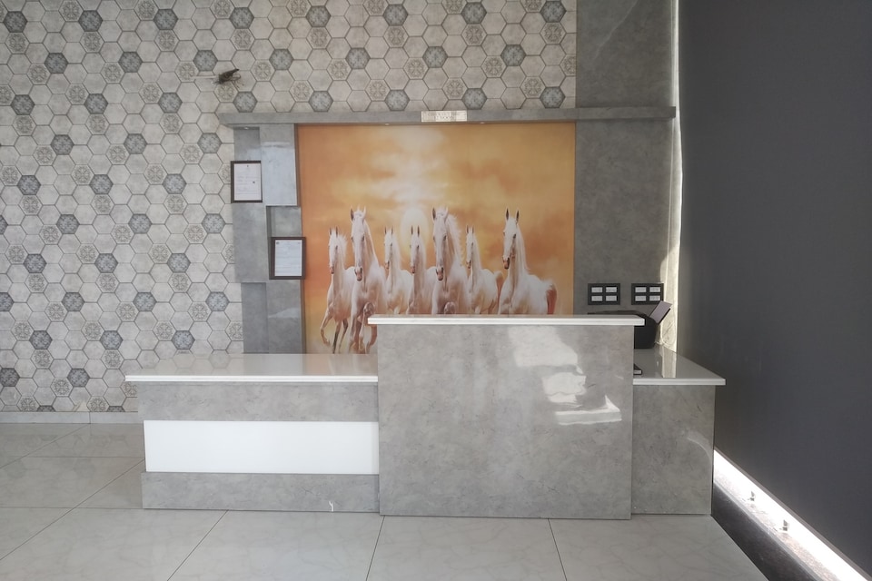 Capital O Hotel M K, Sikar, Sikar