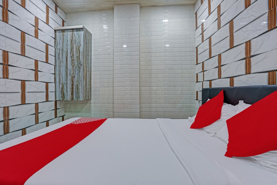 Live on MUM2751, Mumbai Chembur-Kurla-Ghatkopar, Mumbai