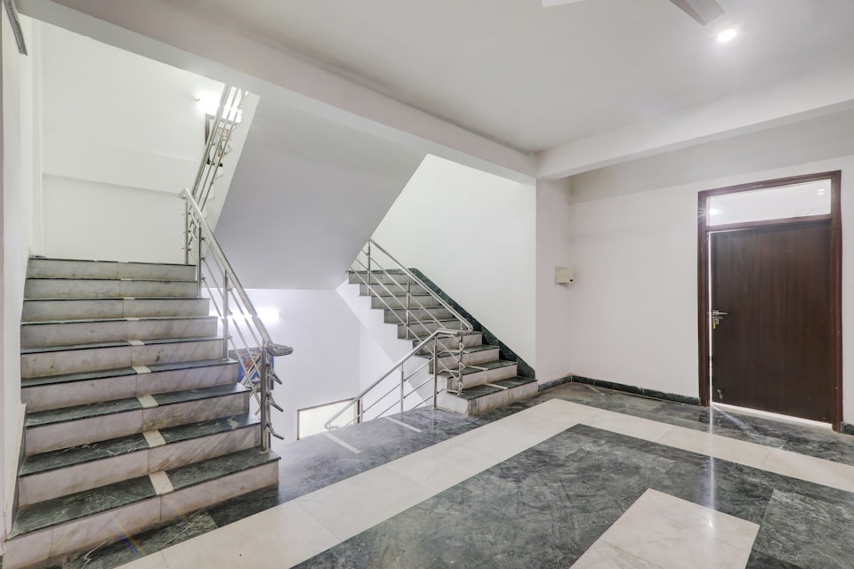 Capital O 82591 Hotel Armeria, Mahanagar Lucknow, Lucknow