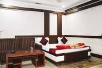 OYO Hotel Jay Deluxe
