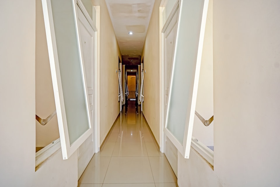 OYO 90610 De Living Syariah, Malang Kota, Malang