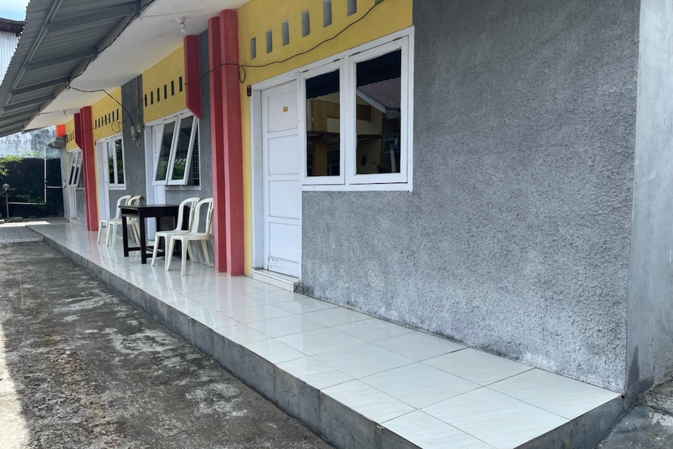 OYO 90616 Jojo Residence Syariah, Padang, Padang