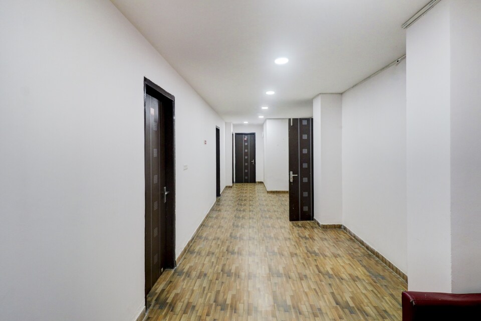 Collection O Hotel Royal Stay, Rajouri Garden Delhi, Delhi