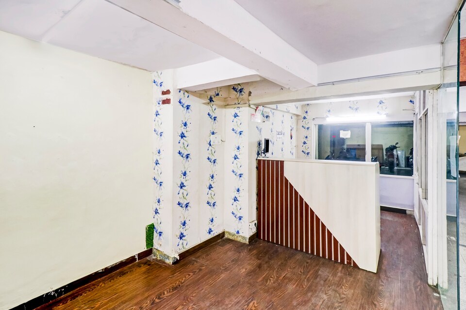 Collection O Hotel Royal Stay, Rajouri Garden Delhi, Delhi