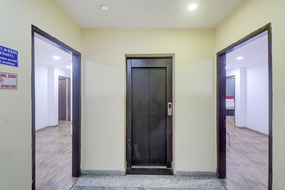 Collection O Hotel Royal Stay, Rajouri Garden Delhi, Delhi