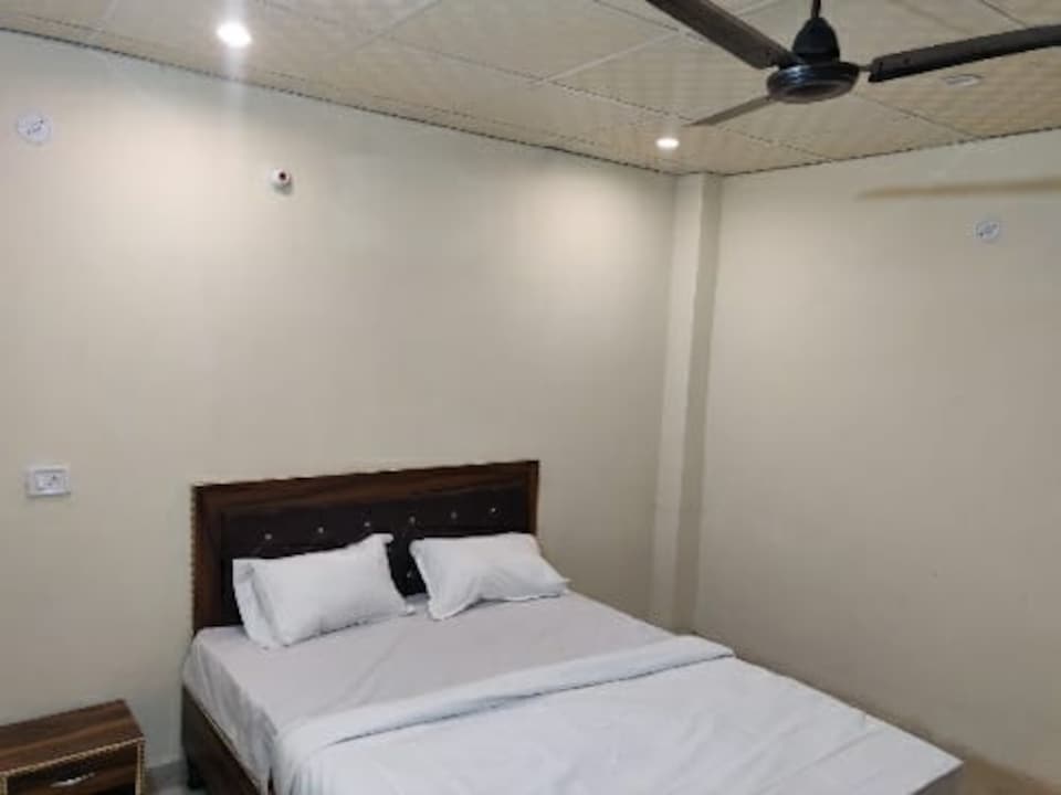 Live on DEL4730   , Anand Vihar Delhi, Delhi