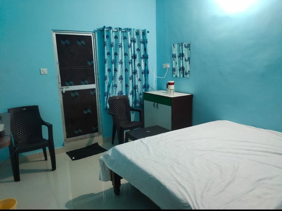 OYO Hotel Shee Dwarika, Station Road, Raipur