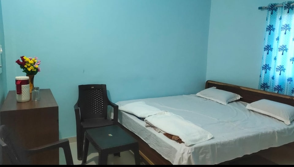 OYO Hotel Shee Dwarika, Station Road, Raipur