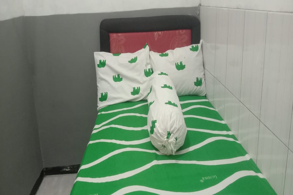 SPOT ON 90639 Tresno Syariah Homestay, Batu, Batu